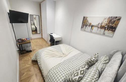 Deluxe Double Room with Private Bathroom and Garden - Foto 1