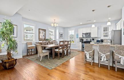 Luxurious Oceanside Retreat - 5BR Gem Downtown OCNJ - Foto 10