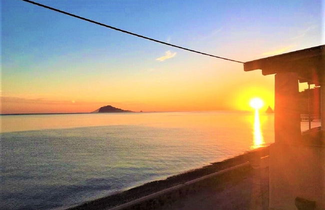 Seafront Apartment - Beach in front - Foto 12