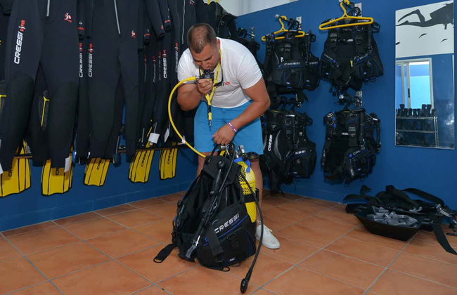 Bautismo de buceo en La Restinga - Foto 2