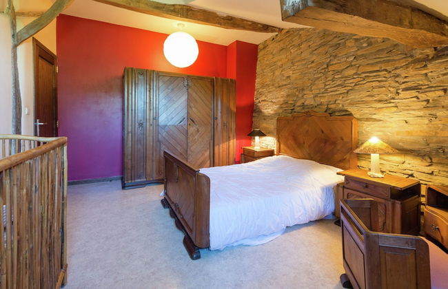 Farmhouse Situated at the Edge of the Woods - Photo 13