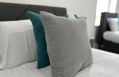 Recently renovated stylish home parking - Pass the Keys - Photo 25