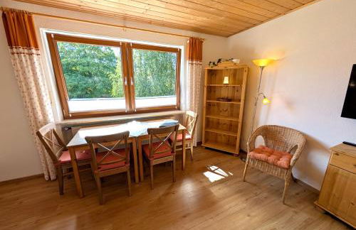 Gästehaus Philipp im Herzen des Fichtelgebirges - 5 Ferienwohnungen, großes Grundstück, Wald und Wiese, Wohnung mit privater Sauna, kostenfreie Parkplätze, WLAN - Foto 76