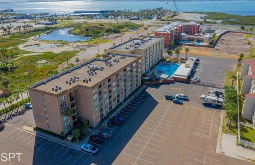 Luxe 1 Bedroom House with Pool - Gulfview II unit 410 - Photo 34