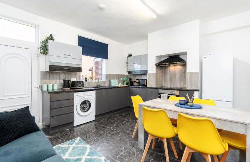 Contractor Friendly 4 Bedroom House in Hemsworth with 6 Beds and Garden - Foto 2