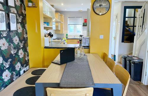 Mayflower 3 Bedrooms House 7 Beds 2 Showers Off Road Parking - Foto 18