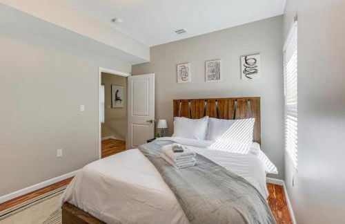 Townhouse - Urban Living with Rooftop Deck! - Foto 14