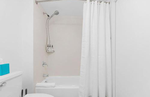 Lodgeur Denton - next to Rayzor Ranch, hospitals, close to UNT - Foto 61