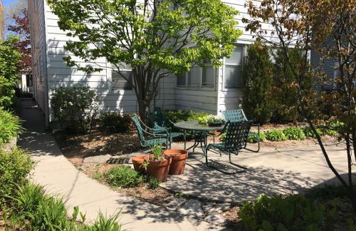 Beautiful Luxury Suite A & B of Shorewood Home - Foto 27