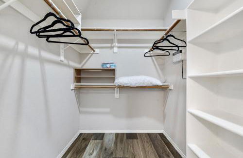 Frisco Escape Oasis Home w/Spa - Foto 26