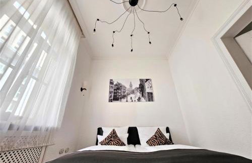 Historical Luxury Homes - Stadtvilla mit Jacuzzi und Garten - Foto 18