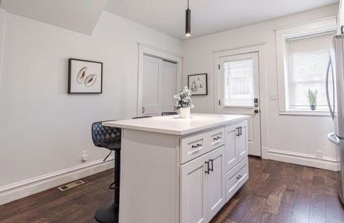 Ann Avenue Spacious 3BR Home with Games, Yard and Near Downtown - Photo 34