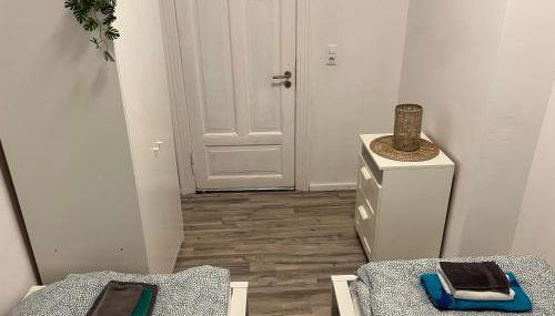 Monteur & Ferienwohnung mit Balkon, 3 Schlafzimmer & Platz für 6 Personen - Foto 3, wardrobe