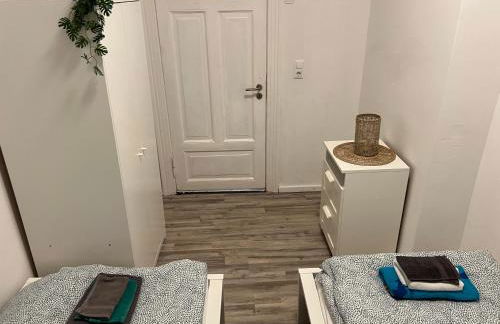 Monteur & Ferienwohnung mit Balkon, 3 Schlafzimmer & Platz für 6 Personen - Photo 3