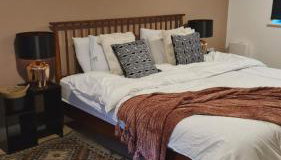 Stylish 5Bedroom Getaway in Quiet Mildenhall Area - Foto 2