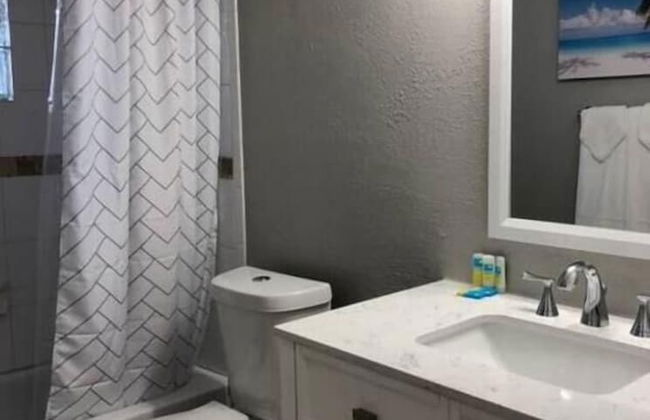 6149 Sandcrest · Next TO Universal. 8 Beds. Pool. Very Clean - Photo 24