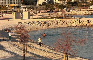 Cozy seaside apartment with private pool & terrace - Foto 36