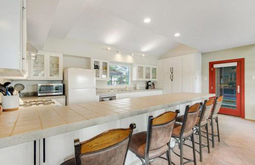 Two-Story Waterfront Retreat with Boat Dock, Two Firepits & Two Kayaks - Foto 12