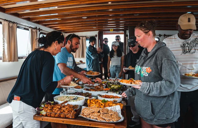 Paseo en barco por la Riviera de Atenas - Foto 6