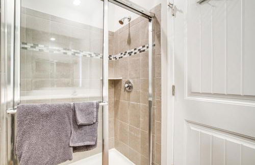 Pool Access and Beach Shuttle Millville Townhome! - Foto 15