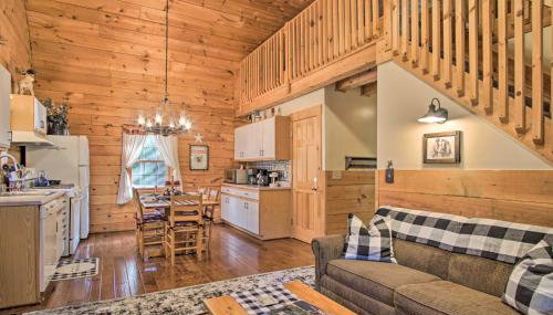 Rustic Rothbury Cabin with Resort Amenity Access! - Foto 5
