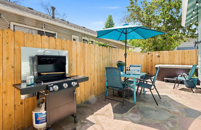 Downtown Abode W/ Hot Tub – Walk to Csu & Old Town - Foto 24