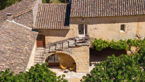 Gite dans un Mas Provençal avec Jacuzzi - Foto 3