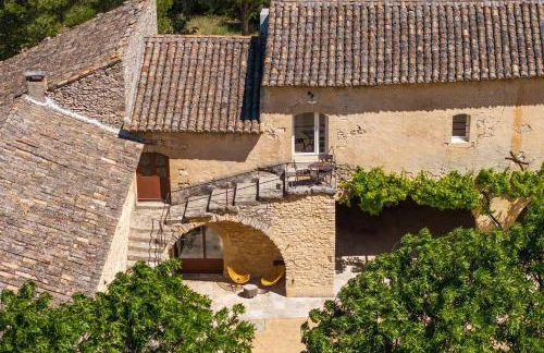 Gite dans un Mas Provençal avec Jacuzzi - Foto 3