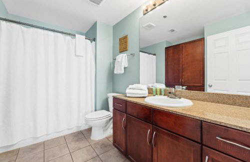 Laketown Wharf Resort #1321 by Book That Condo - Foto 24