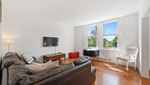 Ealing Broadway - Lovely 2-bedroom flat with offstreet parking - Foto 4