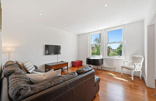 Ealing Broadway - Lovely 2-bedroom flat with offstreet parking - Foto 4