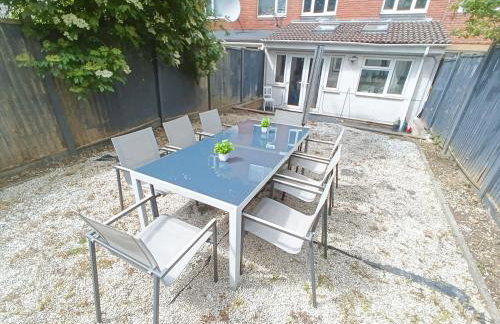Lovely 4-Bedroom Kilburn Flat with Garden and Parking near Hampstead Heath, Abbey Road by Staylio London - Foto 29