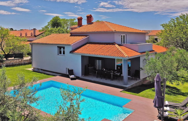 Villa in Pula Near Beach With Private Pool - Foto 24