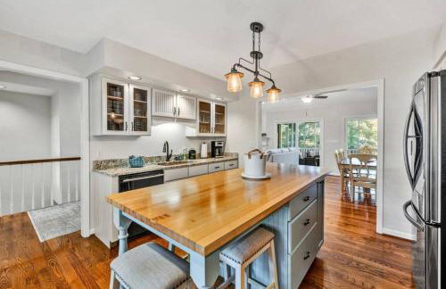 Waterfront Lake House Ideal Dock for Boats, Swimming, Fishing - Foto 30