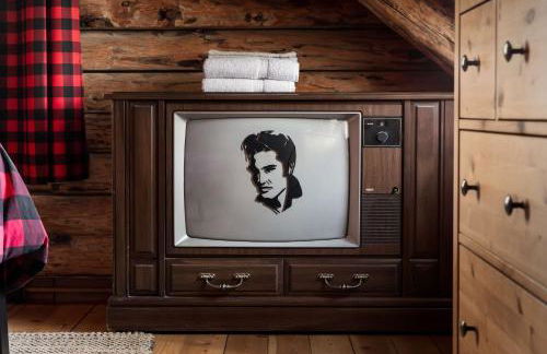 Riverfront Log Cabin w Fireplace Grill & Fire Pit - Foto 29