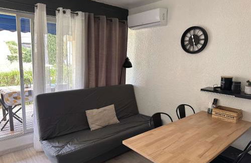 Studio refait à neuf pour 4 pers. à Port Camargue - FR-1-731-121 - Photo 9