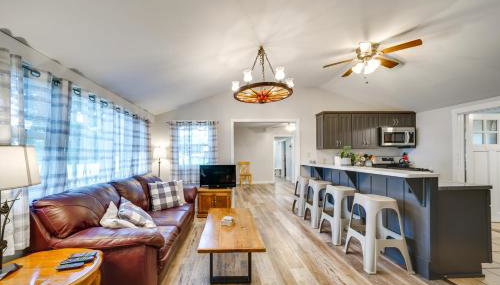 Walk to Beach and Lake Idyllic Escape in Edinboro! - Foto 3