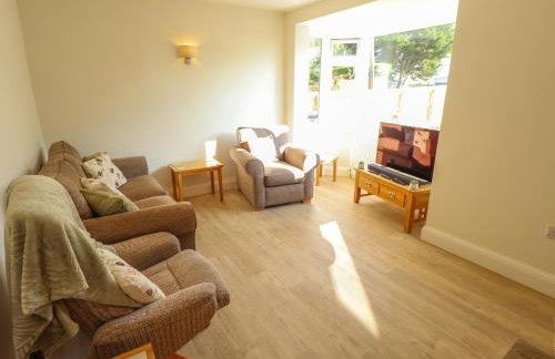 Beach Haven - Photo 2