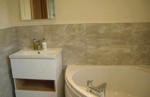 Woodland Lodge Hot Tub Sleeps 6 - Photo 21