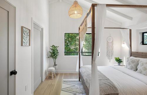 Studio City Stunning House with 5 bedrooms, Pool, Jacuzzi, Fire-pit, Guest House - Foto 25