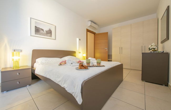 Vista di Maccagno Fantastico Pool - Foto 13