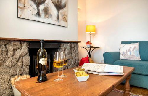 Drake Cottage with Hot tub - Photo 4