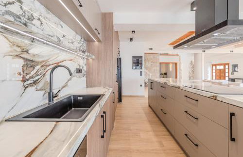 Golden Sand Beach Villa - Photo 21