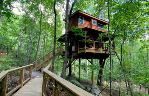 Magical Treehouse Romantic Hot Tub and Sauna - Foto 1