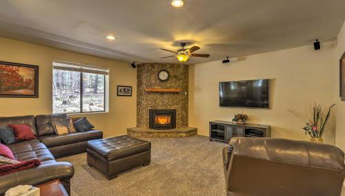 3 Mi to Rainbow Lake: Home w/ Hot Tub & Deck - Foto 4