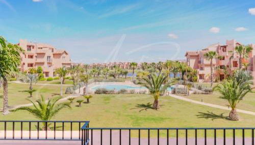 Luxury Renovated Apartment Stunning Views Pool and Golf resort 5star - Foto 1
