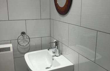 Watchmaker Cottage - Photo 13