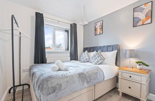 Centrally Located 4BR House By Hyped Properties Short Term Rental Agency With Free Parking Wolverhampton - Foto 5