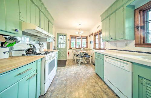 Private Waterfront Lake Erie Home with BBQ Patio - Photo 13