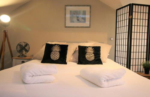 Stylish Loft Apartment by Property Promise - Foto 12